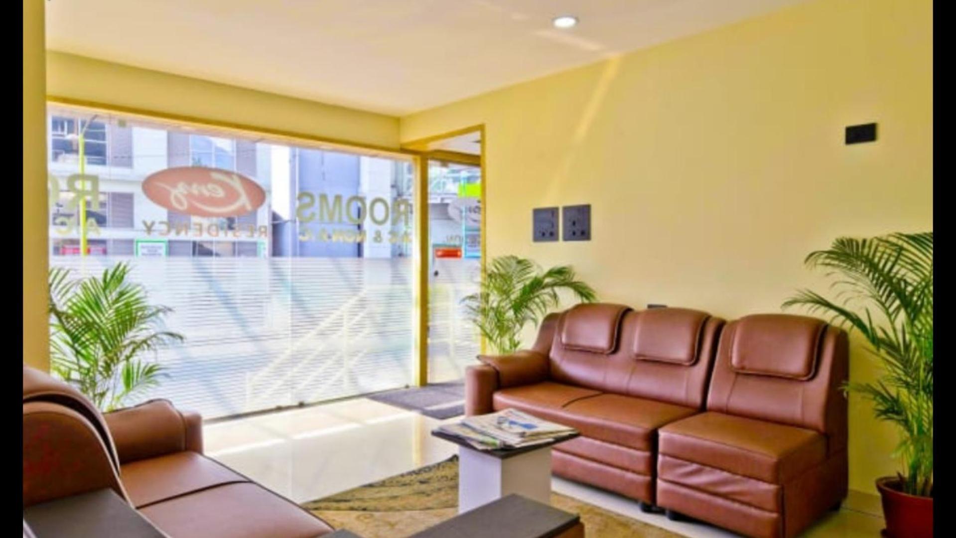 Kenz Residency Hotel Kochi Kültér fotó