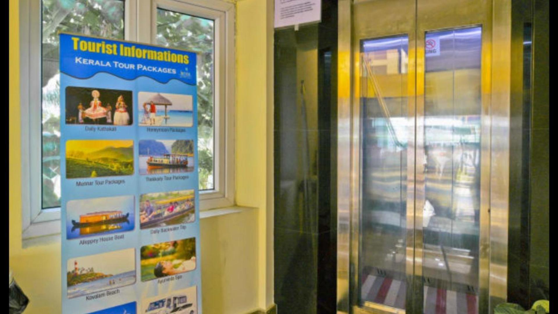 Kenz Residency Hotel Kochi Kültér fotó