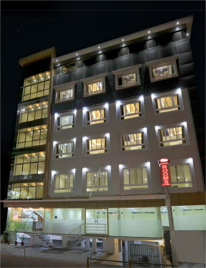 Kenz Residency Hotel Kochi Kültér fotó